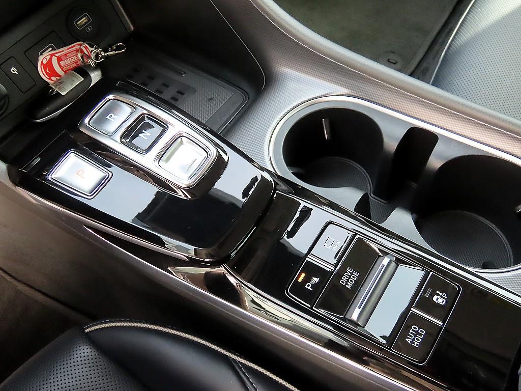 HYUNDAI Sonata - Vista 11