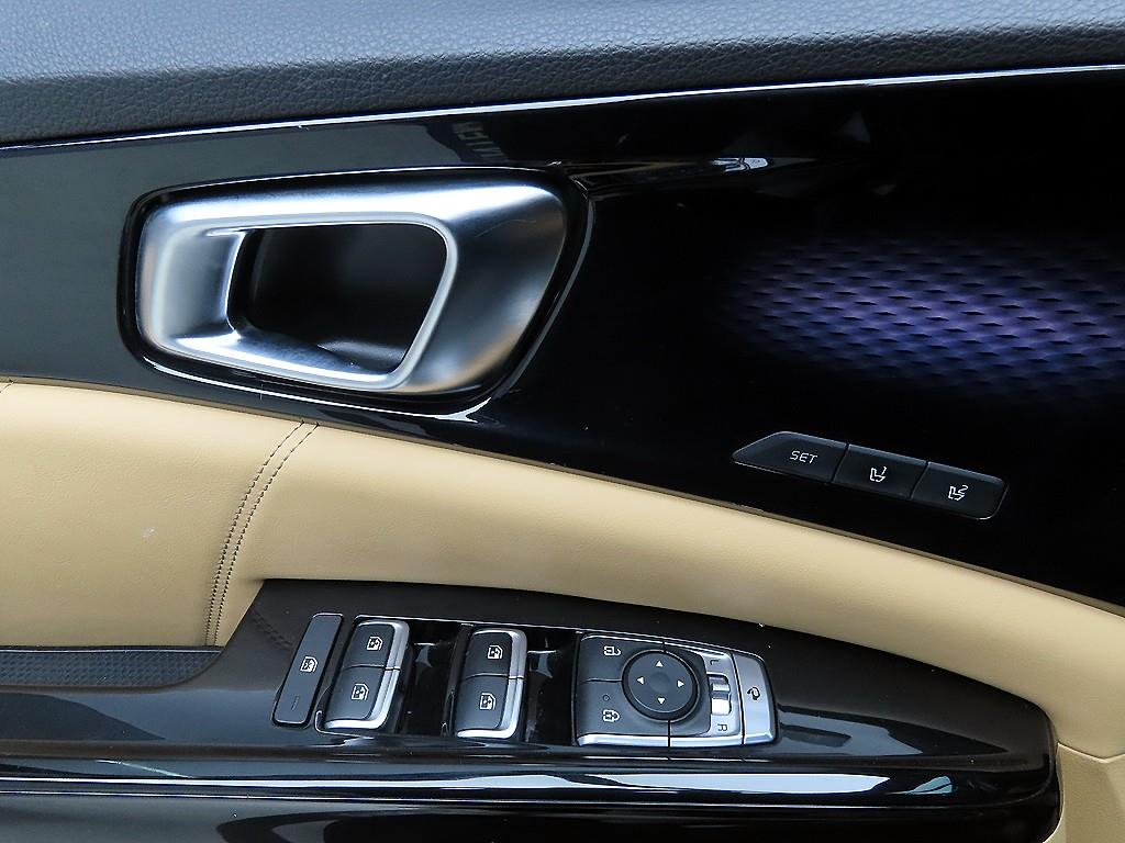 KIA Carnival - Vista 11