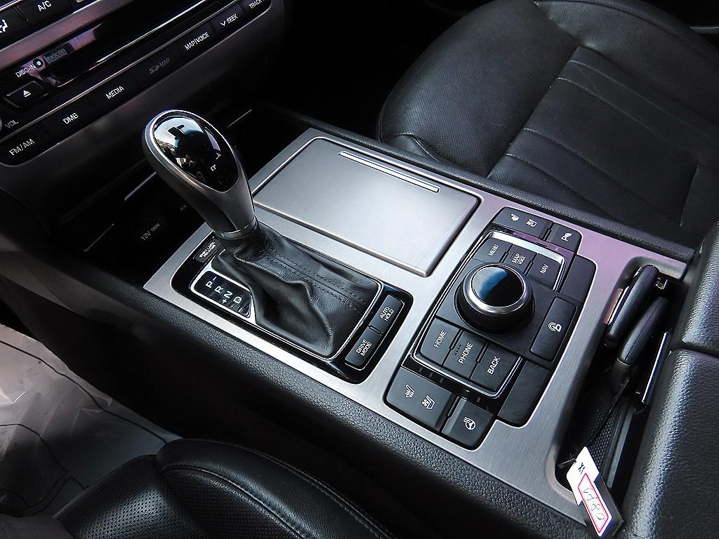HYUNDAI Genesis - Vista 11
