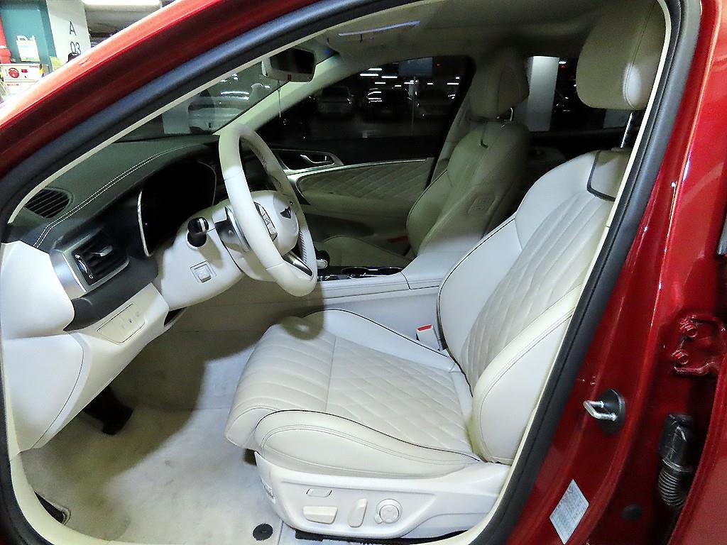 Genesis G70 - Vista 6