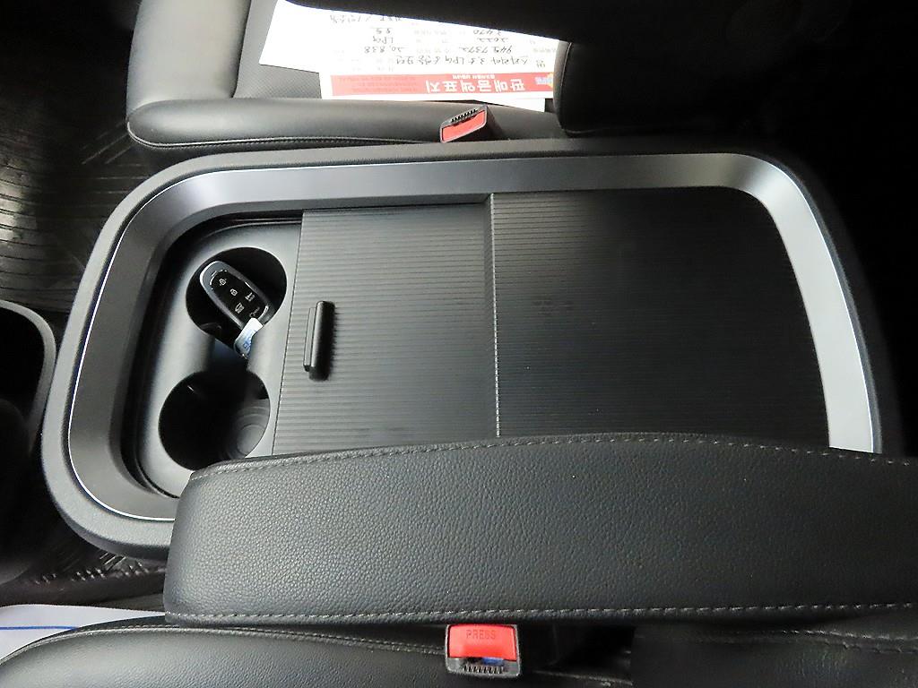 HYUNDAI Staria - Vista 12