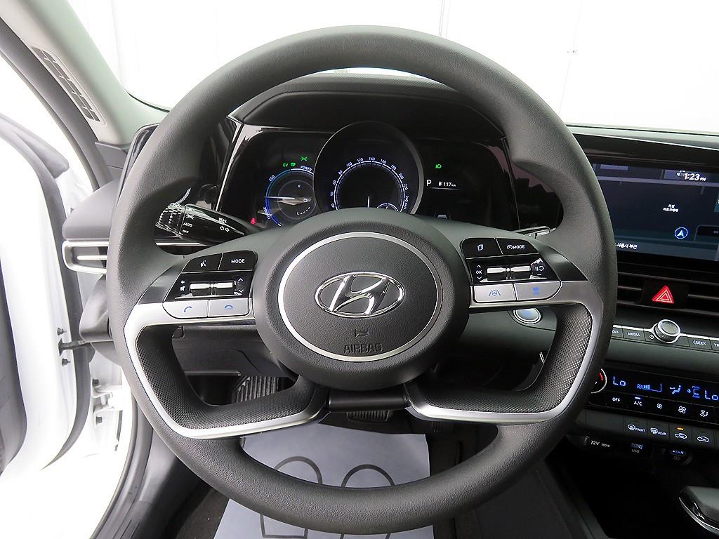 HYUNDAI Avante - Vista 8