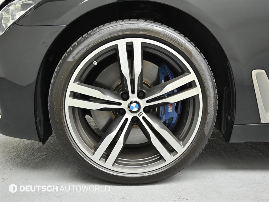 BMW 7 Series - Vista 5