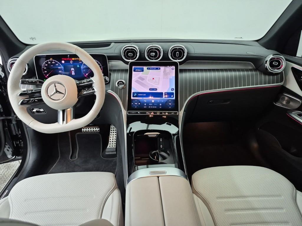 Mercedes Benz GLC Class - Vista 5