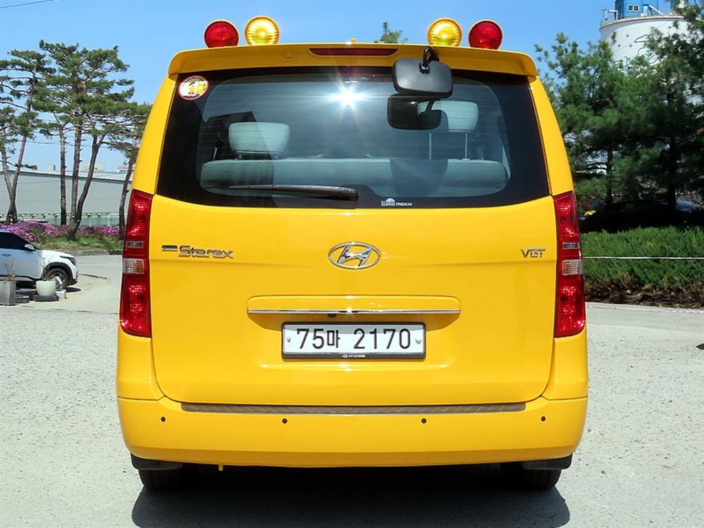 HYUNDAI Starex - Vista 4