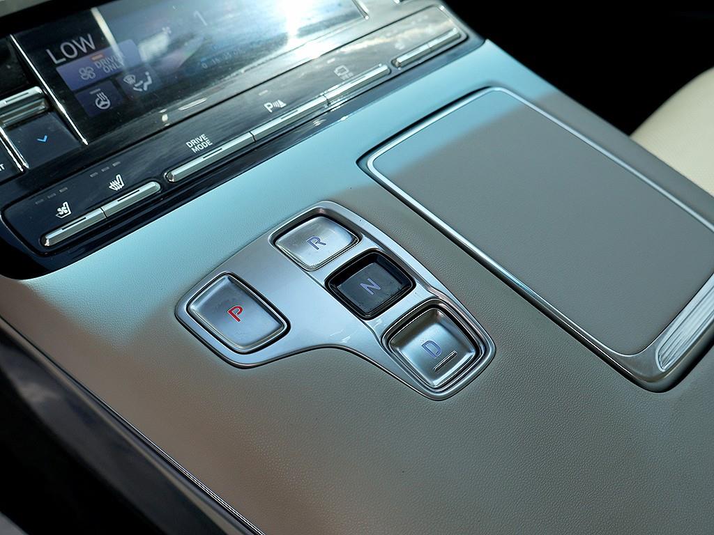HYUNDAI Grandeur - Vista 11