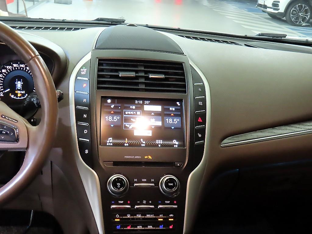 Lincoln MKC - Vista 11