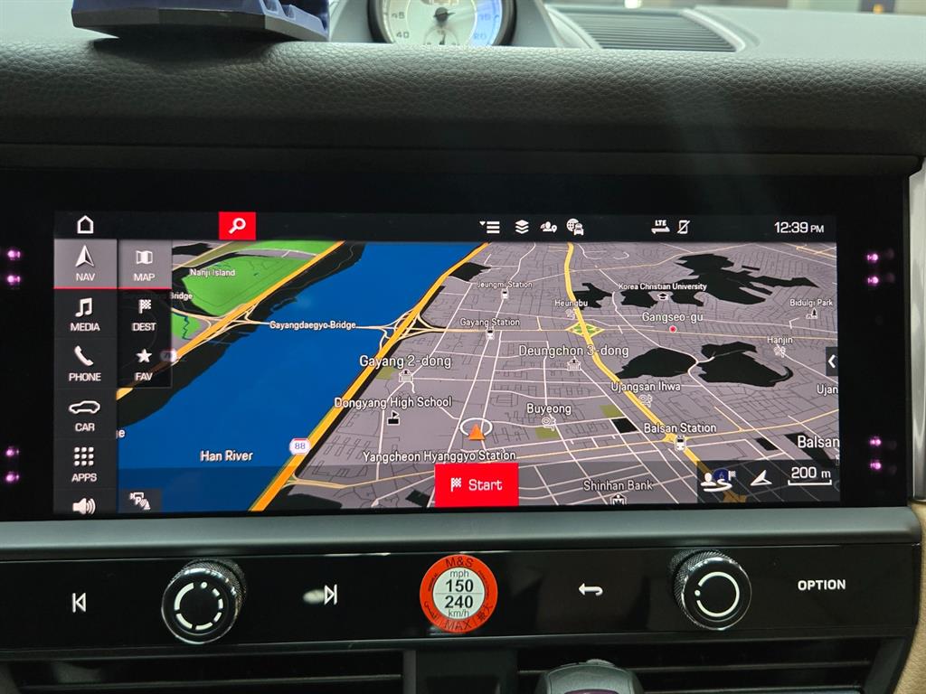Porsche Macan - Vista 12