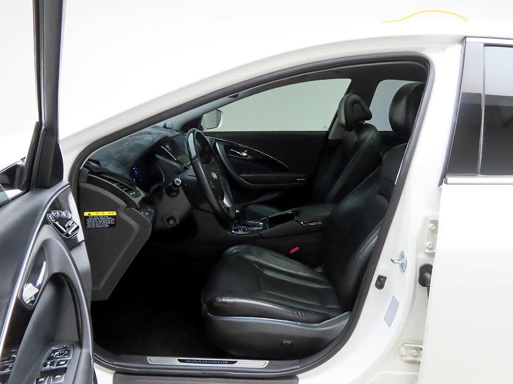 HYUNDAI Grandeur - Vista 12