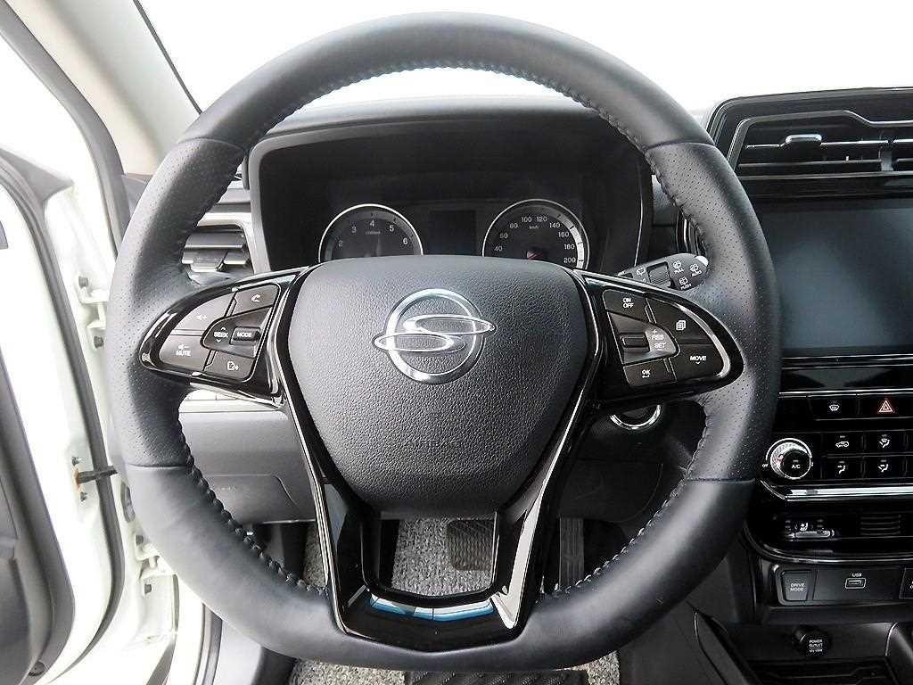 Ssangyong Tivoli - Vista 9