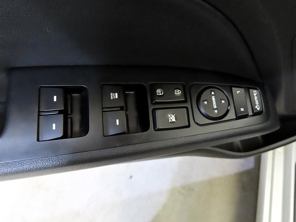 HYUNDAI Avante 2016 Plateado - Importación desde Corea - HF Imports Iquique - Foto 13