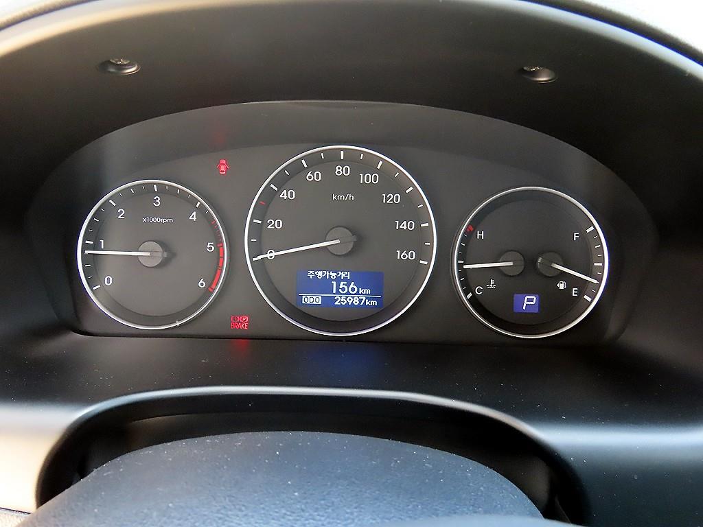 HYUNDAI Starex - Vista 10