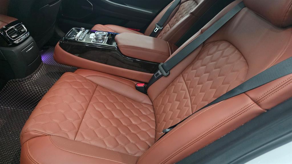 Genesis G90 - Vista 3