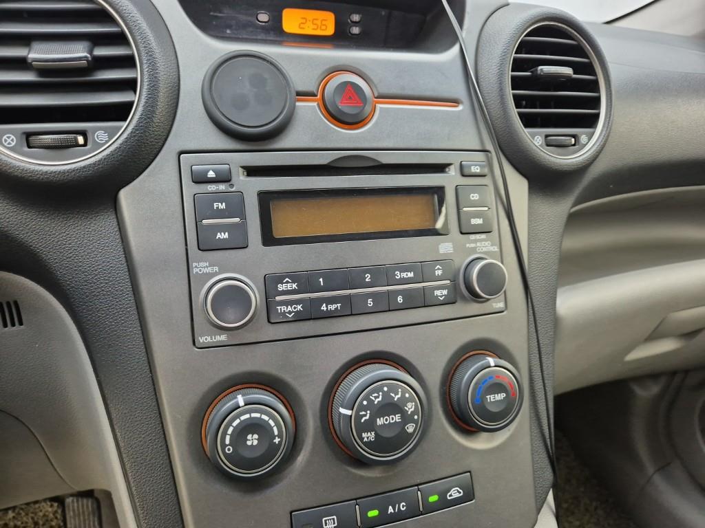 KIA Carens - Vista 10