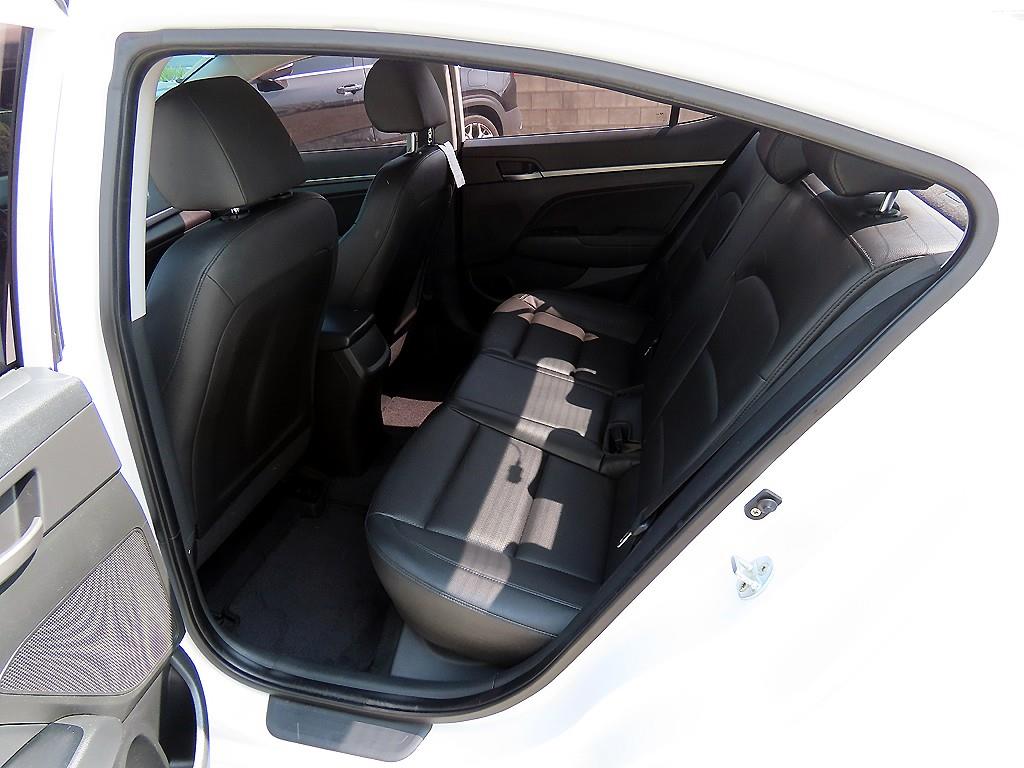 HYUNDAI Avante - Vista 6