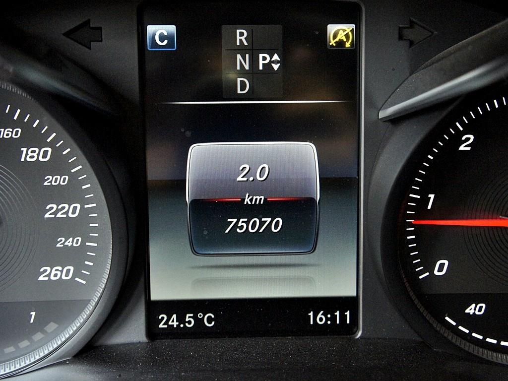 Mercedes Benz C Class 2018 Gris - Importación desde Corea - HF Imports Iquique - Foto 9