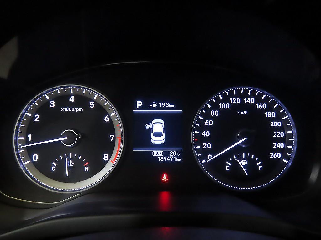 HYUNDAI Grandeur - Vista 9