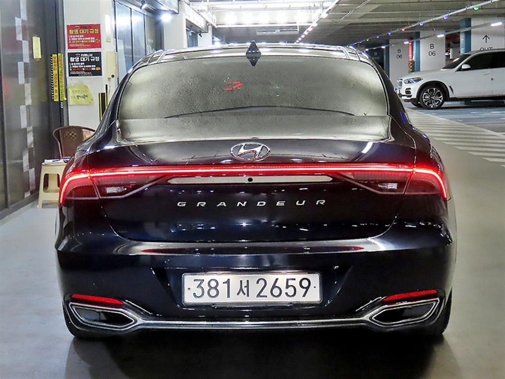 HYUNDAI Grandeur - Vista 5