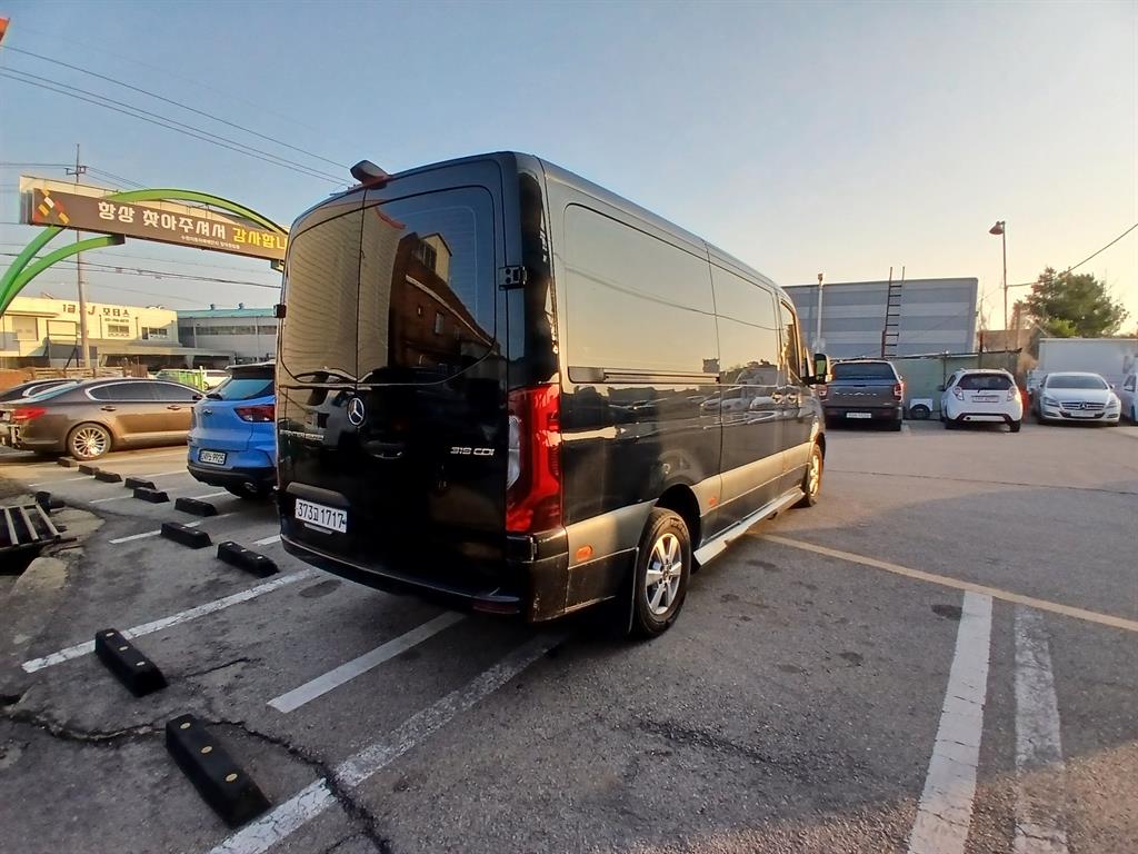Mercedes Benz Sprinter - Vista 4