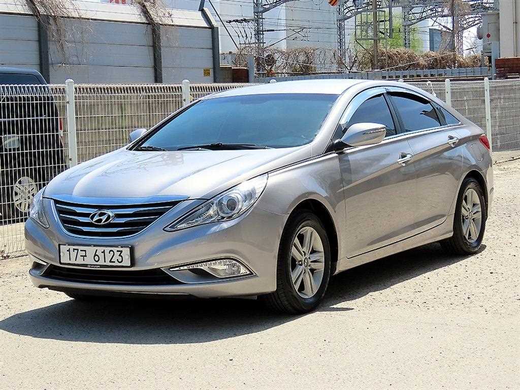 HYUNDAI Sonata - Vista 2