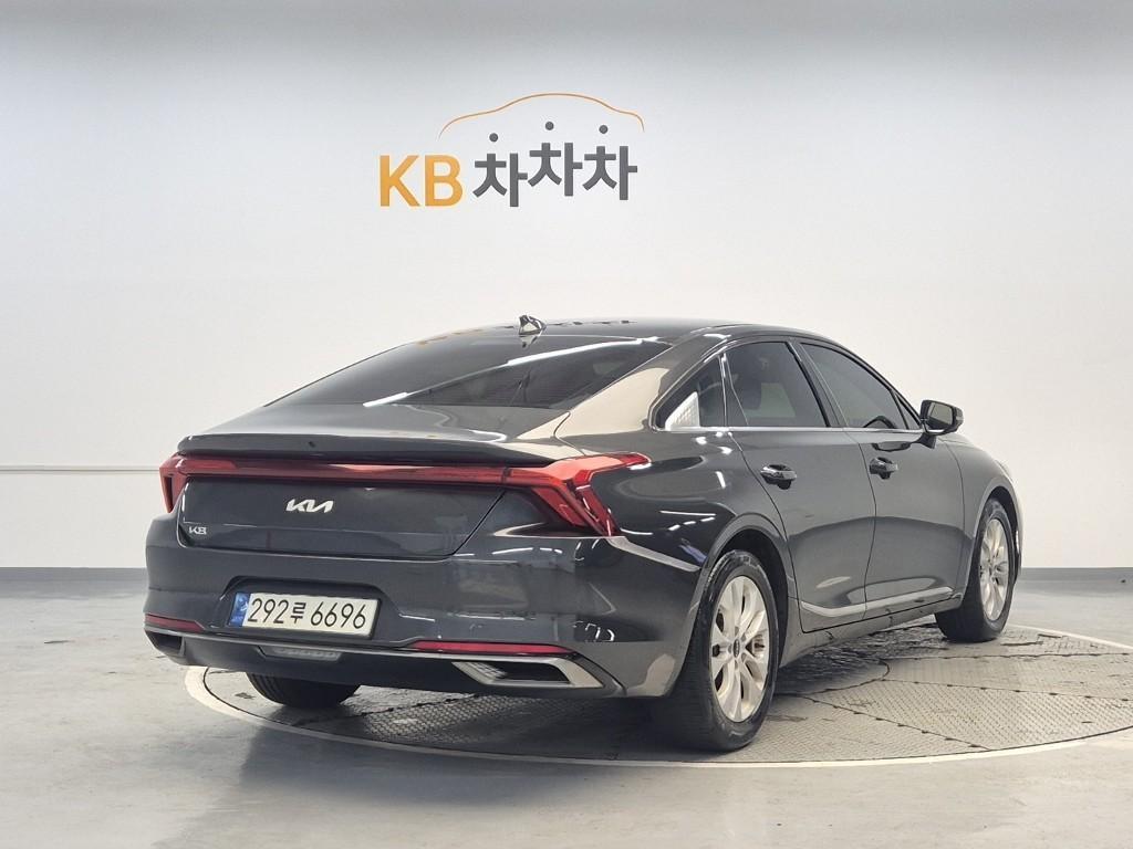 KIA K8 - Vista 3