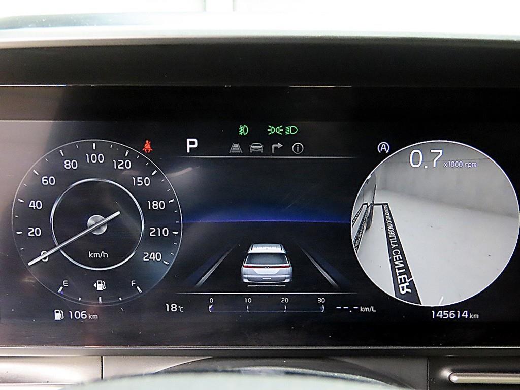 KIA Carnival - Vista 8
