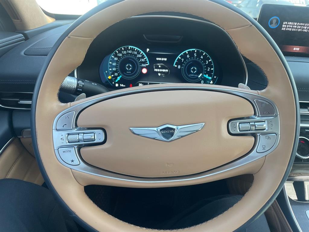 Genesis GV80 - Vista 7