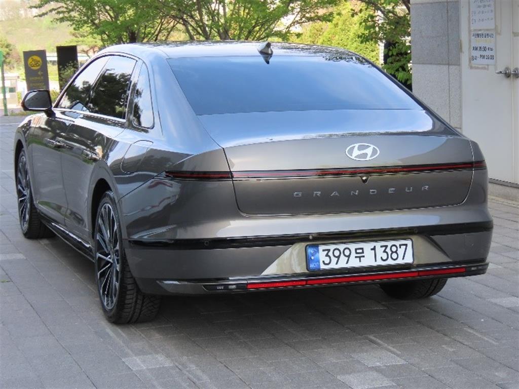 HYUNDAI Grandeur - Vista 7