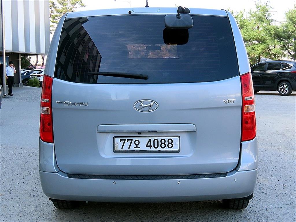 HYUNDAI Starex - Vista 4