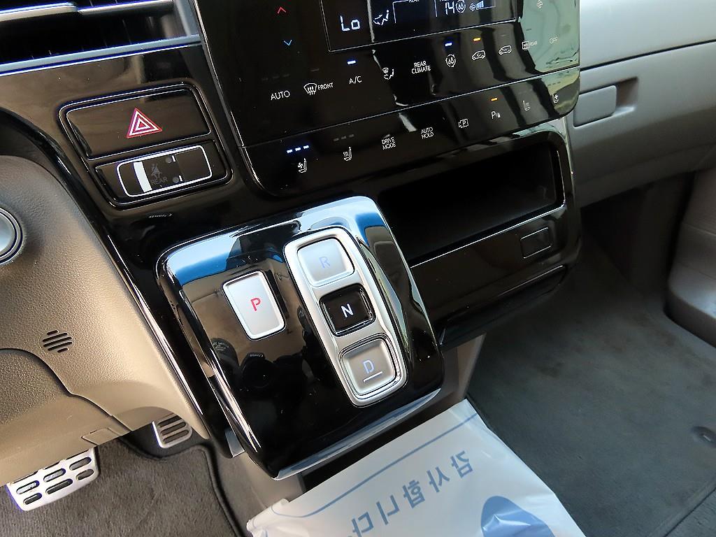 HYUNDAI Staria - Vista 11