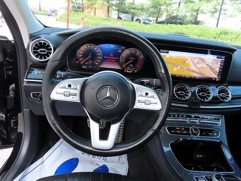 Mercedes Benz CLS Class - Vista 8