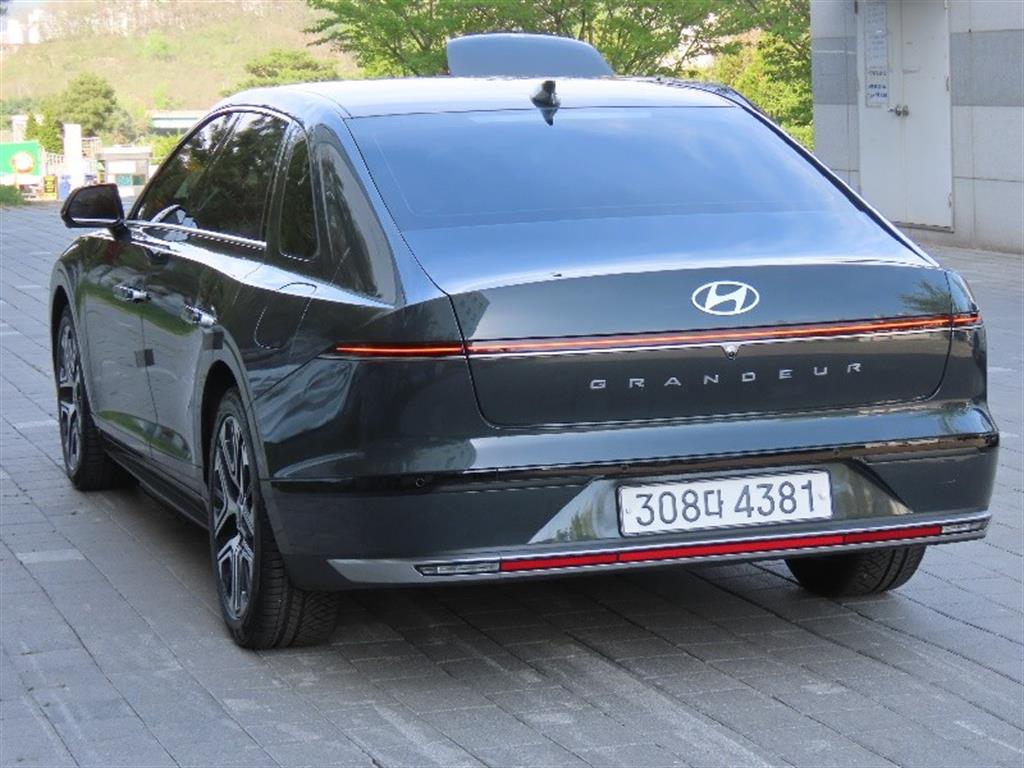 HYUNDAI Grandeur - Vista 7