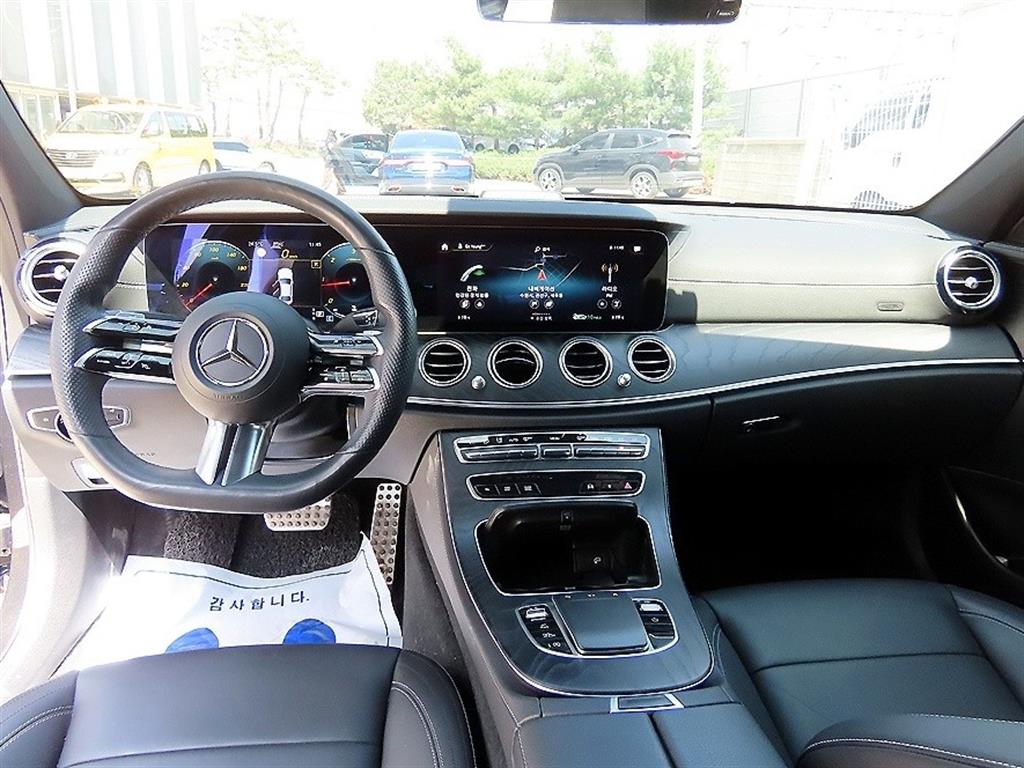 Mercedes Benz E class - Vista 7