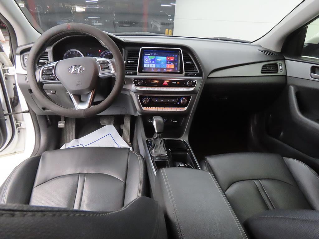 HYUNDAI Sonata - Vista 7