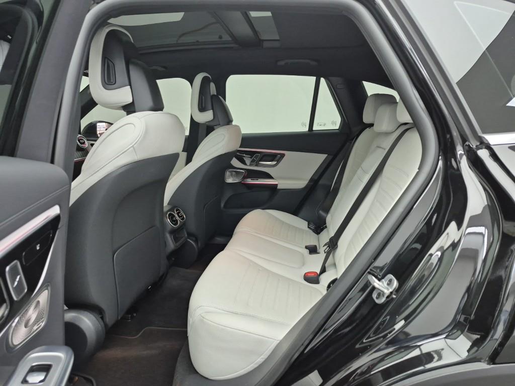 Mercedes Benz GLC Class - Vista 12