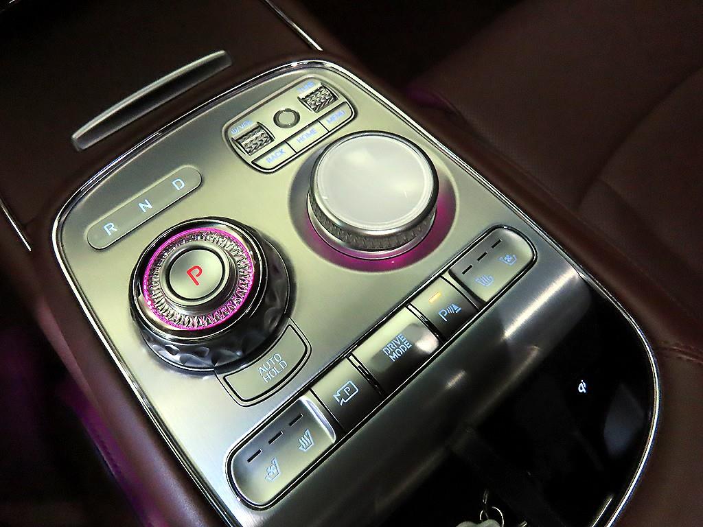Genesis G90 - Vista 12