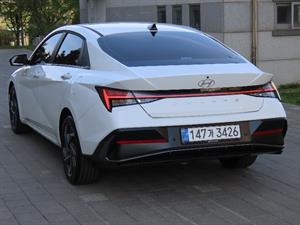 HYUNDAI Avante - Vista 8