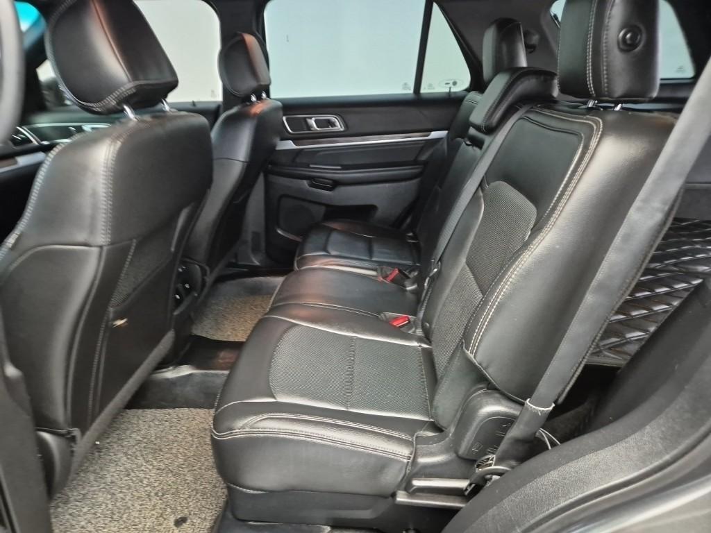 Ford Explorer - Vista 12