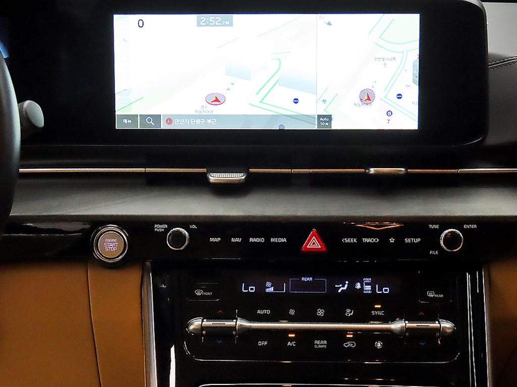 KIA Carnival - Vista 12