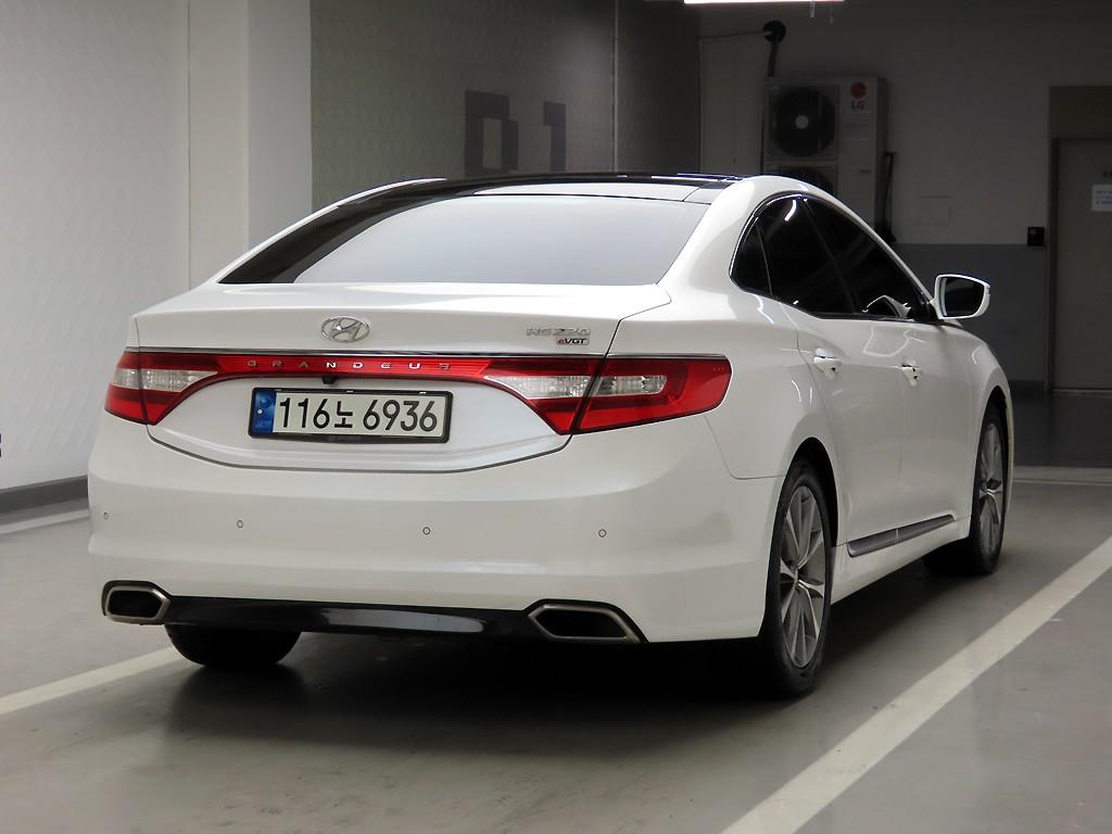 HYUNDAI Grandeur - Vista 4