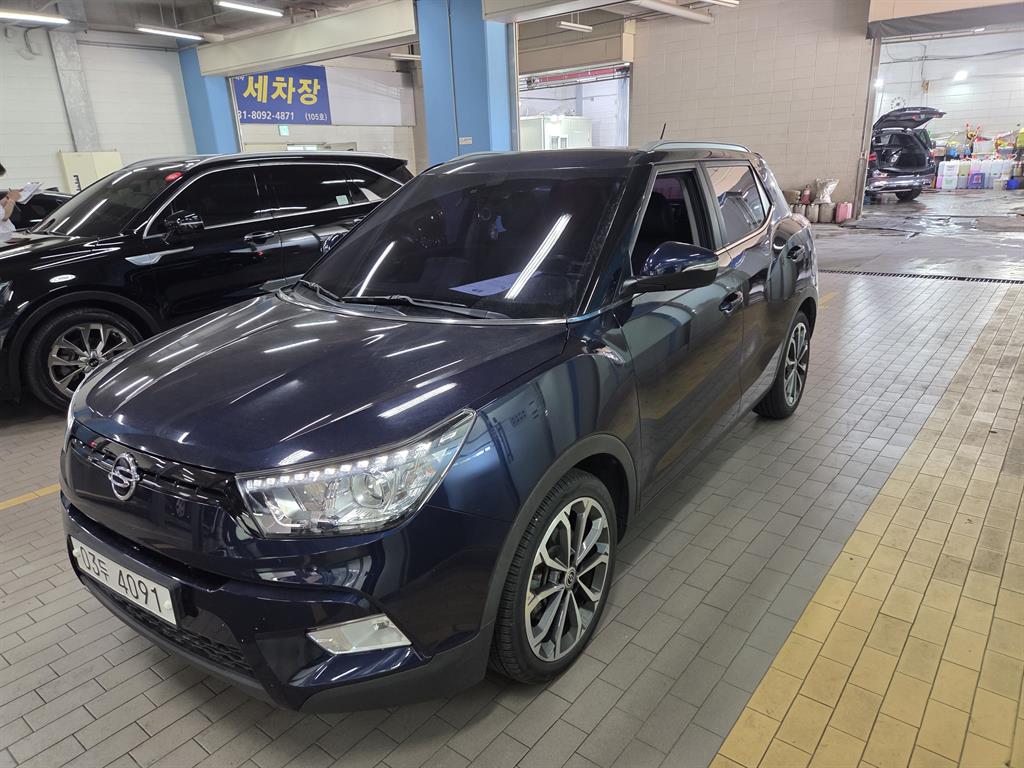 Ssangyong Tivoli - Vista 3