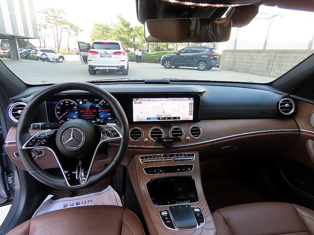 Mercedes Benz E class - Vista 7