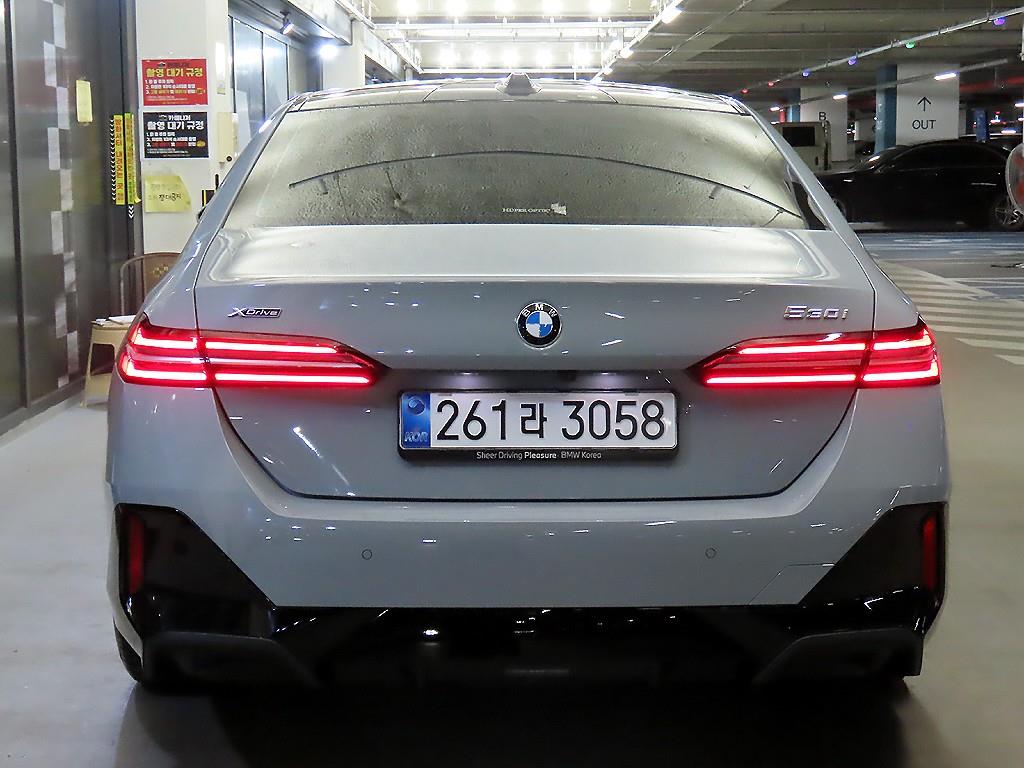 BMW 5 Series - Vista 5