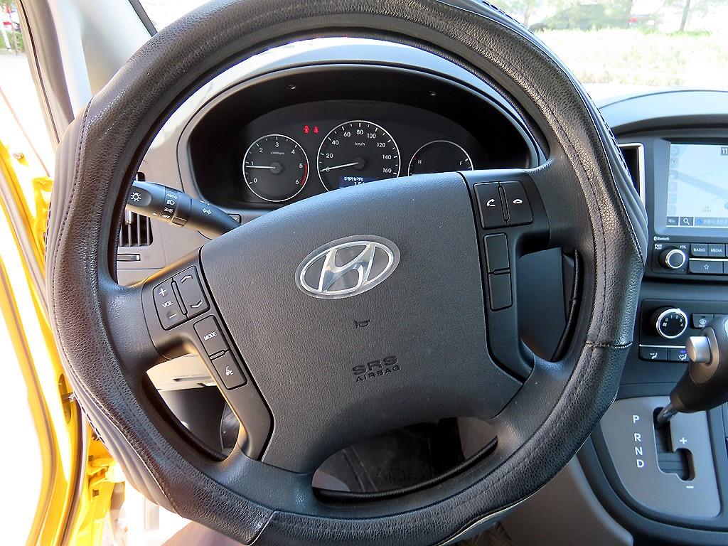 HYUNDAI Starex - Vista 9