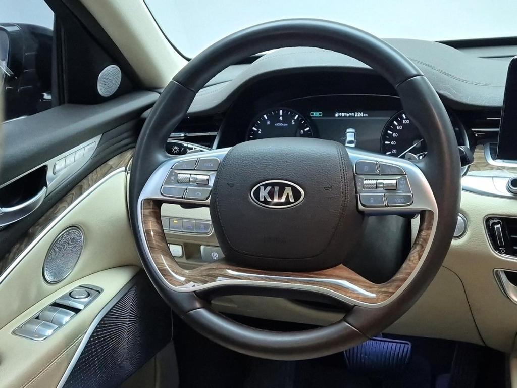 KIA K9 - Vista 9