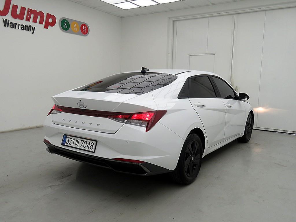 HYUNDAI Avante - Vista 4