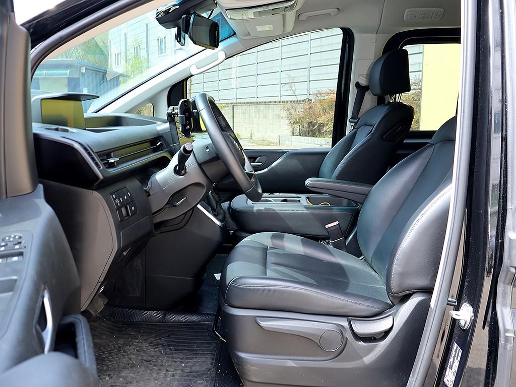 HYUNDAI Staria 2024 Negro - Importación desde Corea - HF Imports Iquique - Foto 10