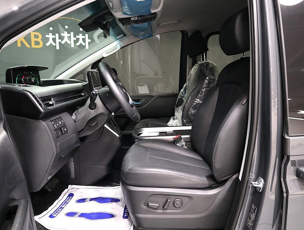 HYUNDAI Staria - Vista 9