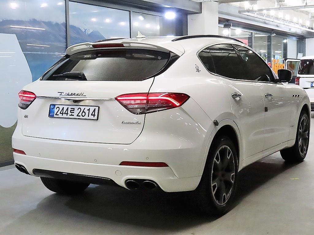 Maserati Levante - Vista 4
