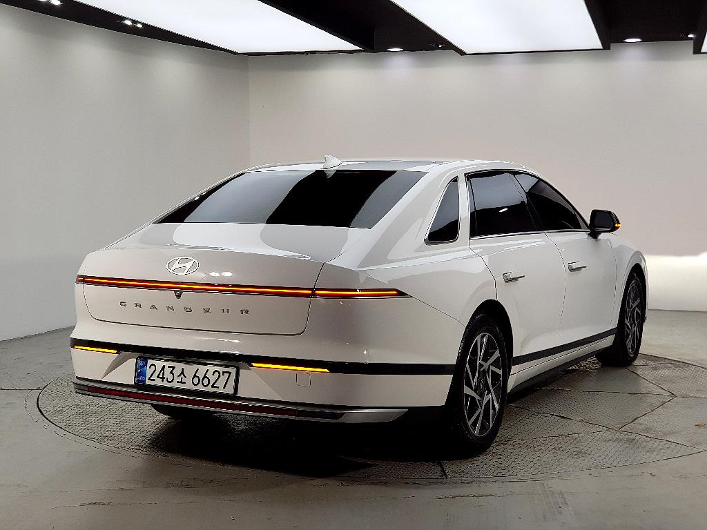 HYUNDAI Grandeur - Vista 4